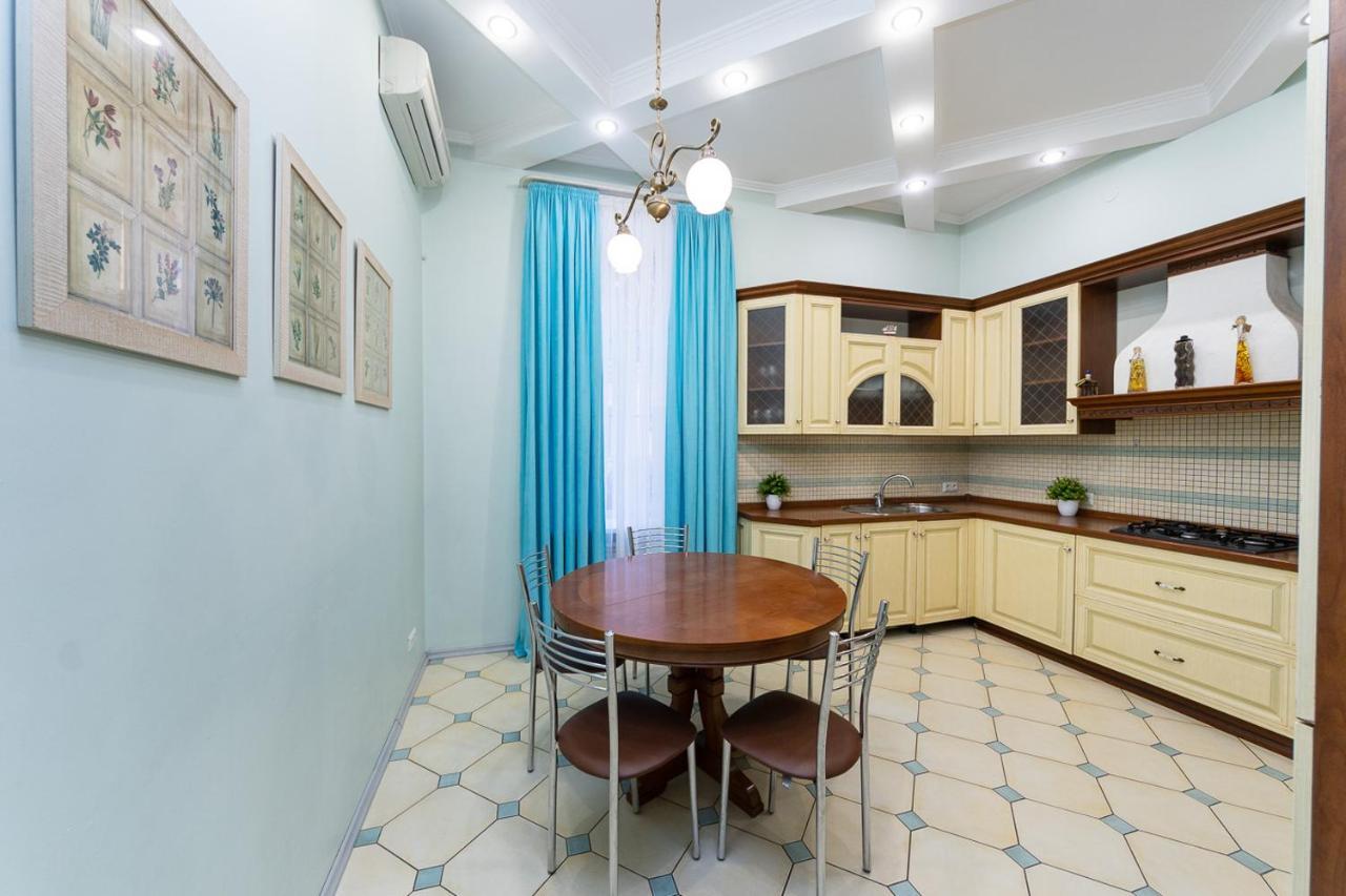 Apartament On Independence Square Kijev Kültér fotó