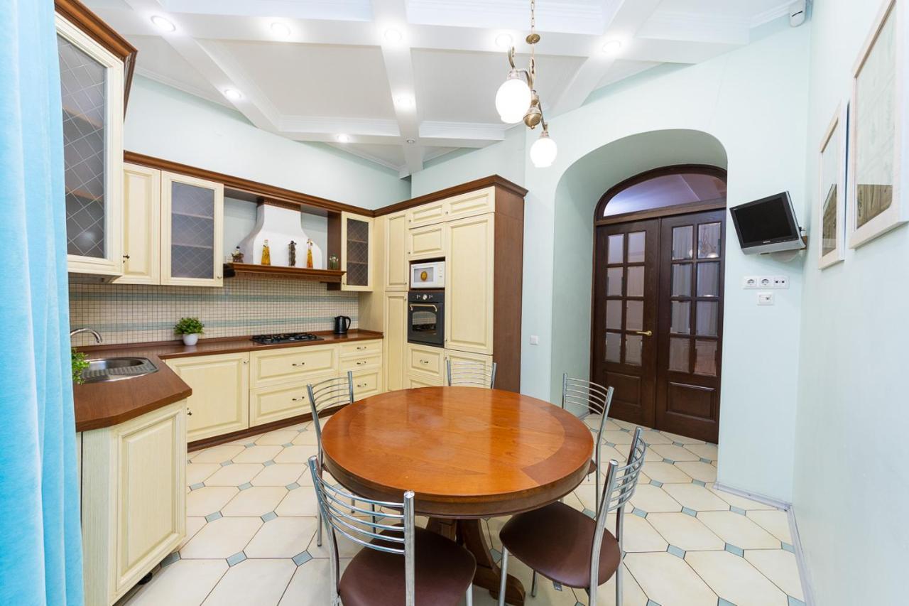 Apartament On Independence Square Kijev Kültér fotó
