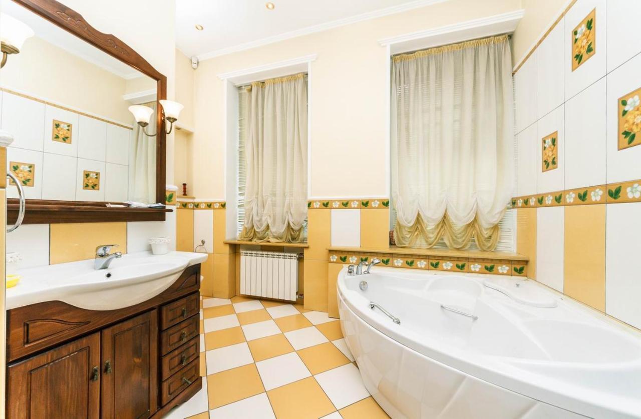 Apartament On Independence Square Kijev Kültér fotó